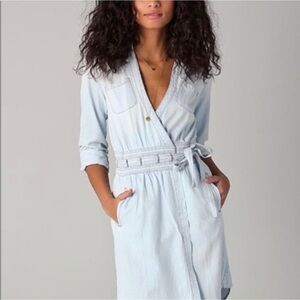Diane Von Furstenberg x Current Elliott Denim Wrap
Dress. Light Wash. Size 14